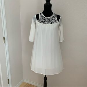 Dillards Soulmates white flowing caffeine and crochet dress